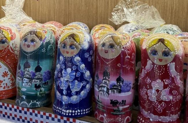 記者探訪“俄羅斯特產店”！多款進口風味食品實為國產